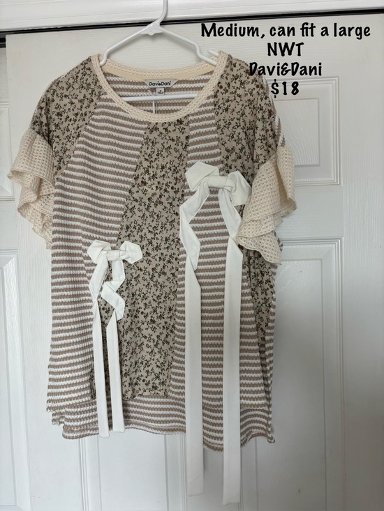 DAVI & DANI Tops - Floral & Stripe Top